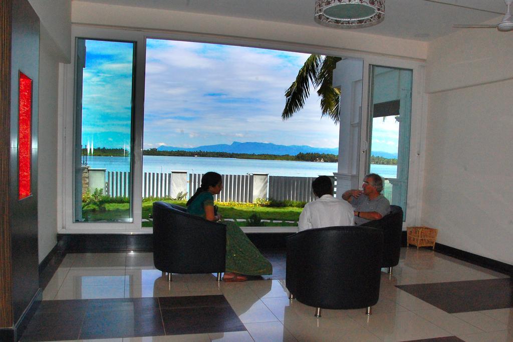 Hotel Blue Waters à Kundapur Extérieur photo